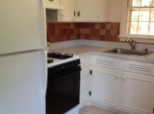 3910 Whispering Ln, Falls Church, VA 22041