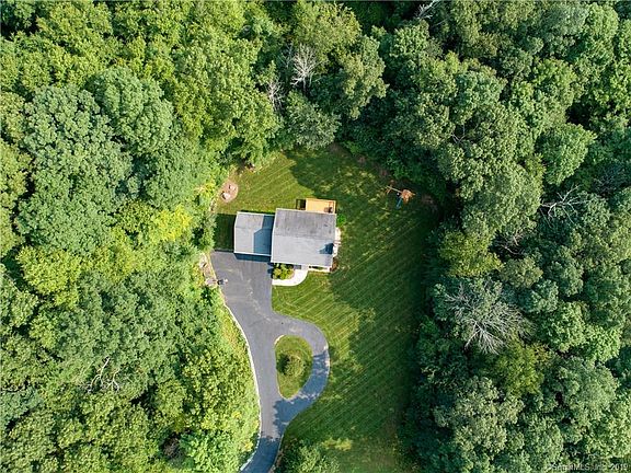 4th image of 24 Chauncey Dr