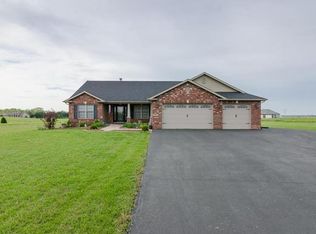 32 Longshot Dr, Troy, IL 62294