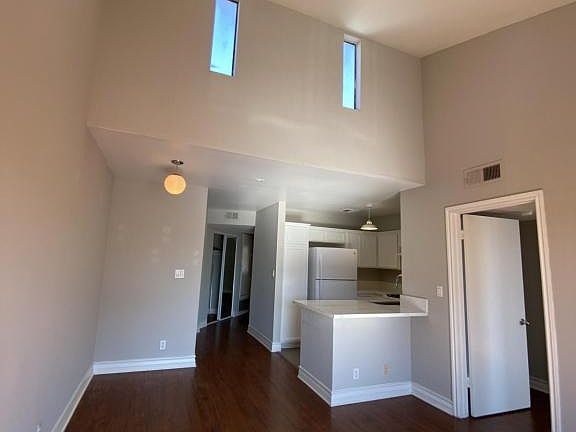 5th image of 11675 Darlington Ave APT 302