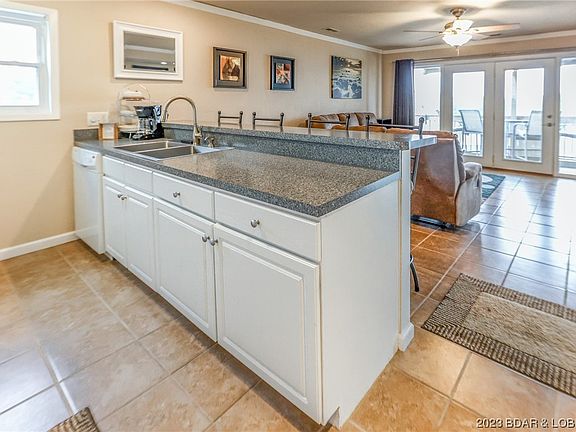 4th image of 921 Indian Pointe #921