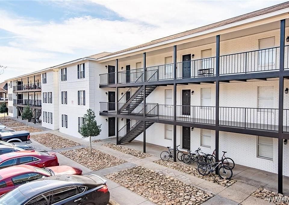1st image of 1009 12th St APT 39