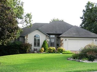 37 Irish Hills Blvd, Kimberling City, MO 65686