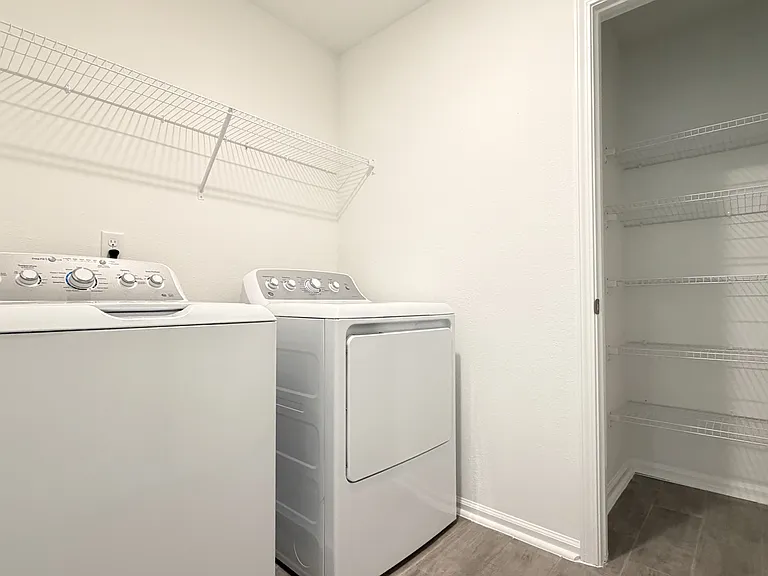 6039 Oracle Ct #1 — Photo 8