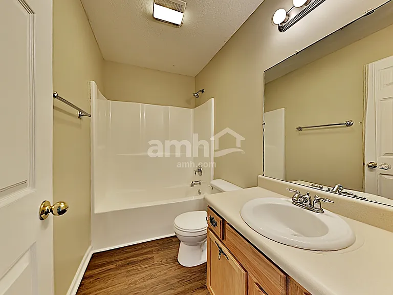 4417 Oakbank Ln — Photo 16