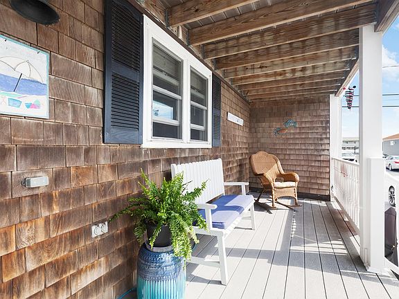 5th image of 14 Fellows Avenue #2