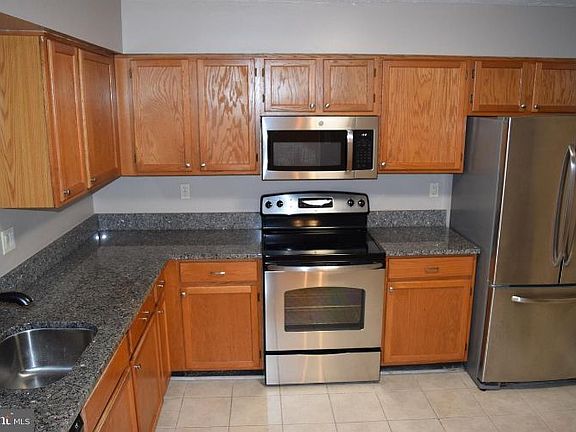 3rd image of 10490 Stonington Ln