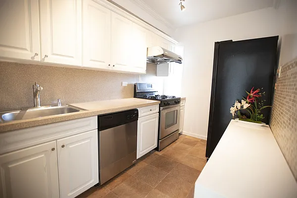 Rented by Winzone Realty Inc | media 8