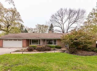 2085 Linden Ln, Palatine, IL 60067