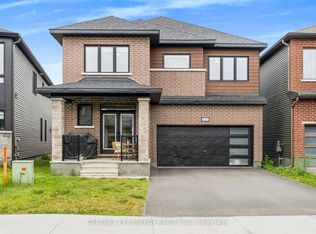 814 Crossgate St, Ottawa, ON K2J 7E3