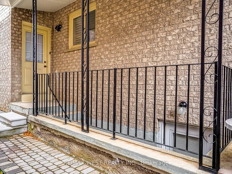 229 Baker Ave — Photo 31