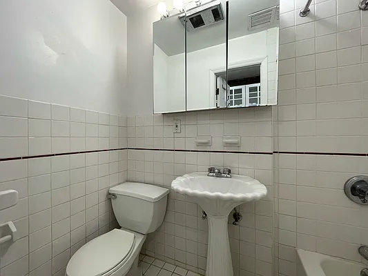 Rented by Oxford Property Group | media 10