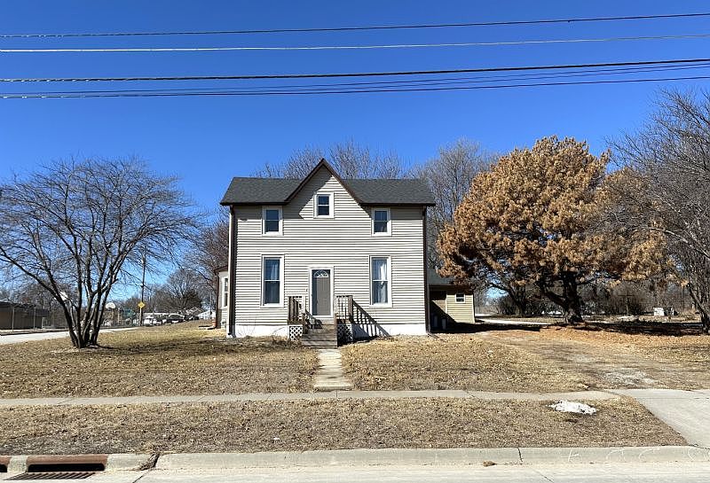 1st image of 1200 Illinois St