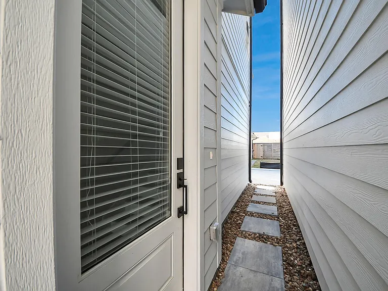 1102 Mansfield St #A — Photo 37