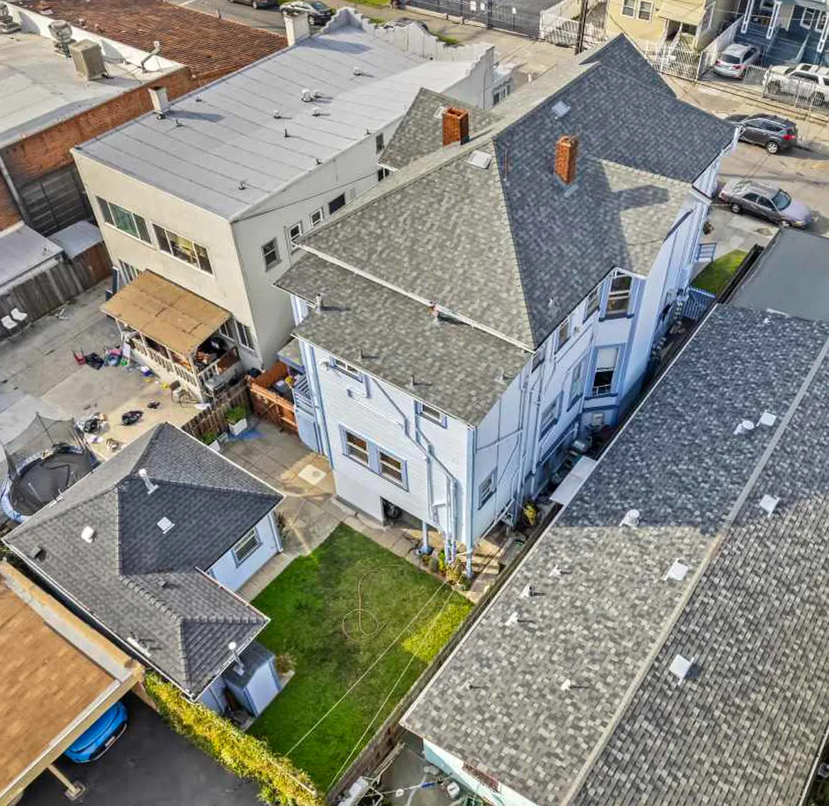 Building Photo - 1430 7th Ave #7
