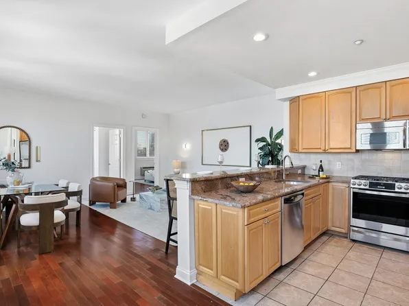 311 Washington Street image 10 of 26