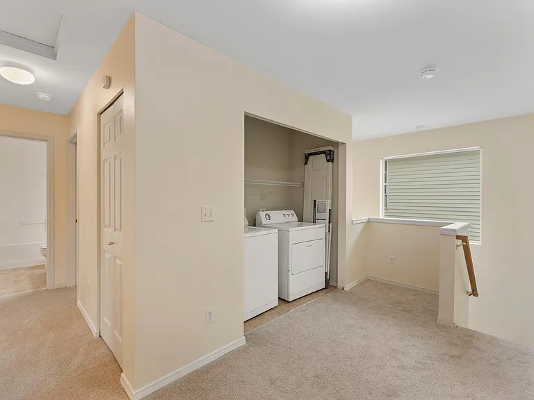 6525 Douglas Ave SE — Photo 26