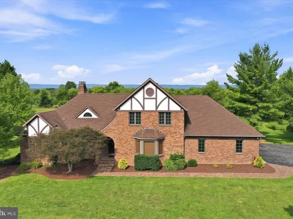185 Goshen Ln, Martinsburg, WV 25404