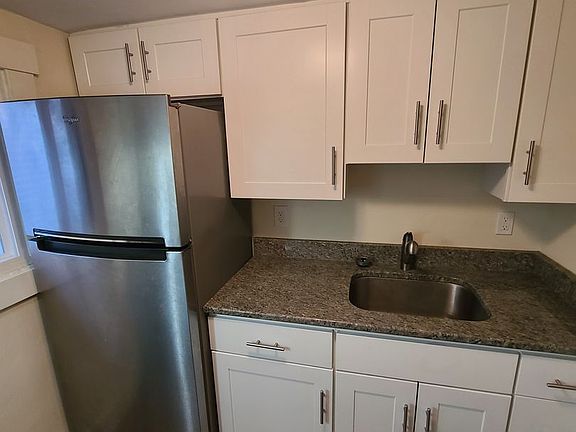 4th image of 4828 Liberty Ave #18