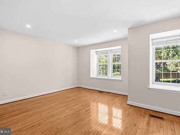 5th image of 3846 Chesterwood Dr #3846