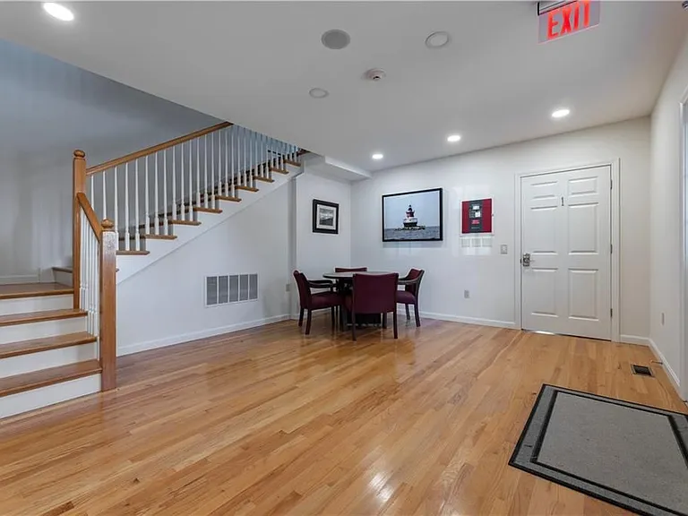 14 Clinton Ave #3 — Photo 3