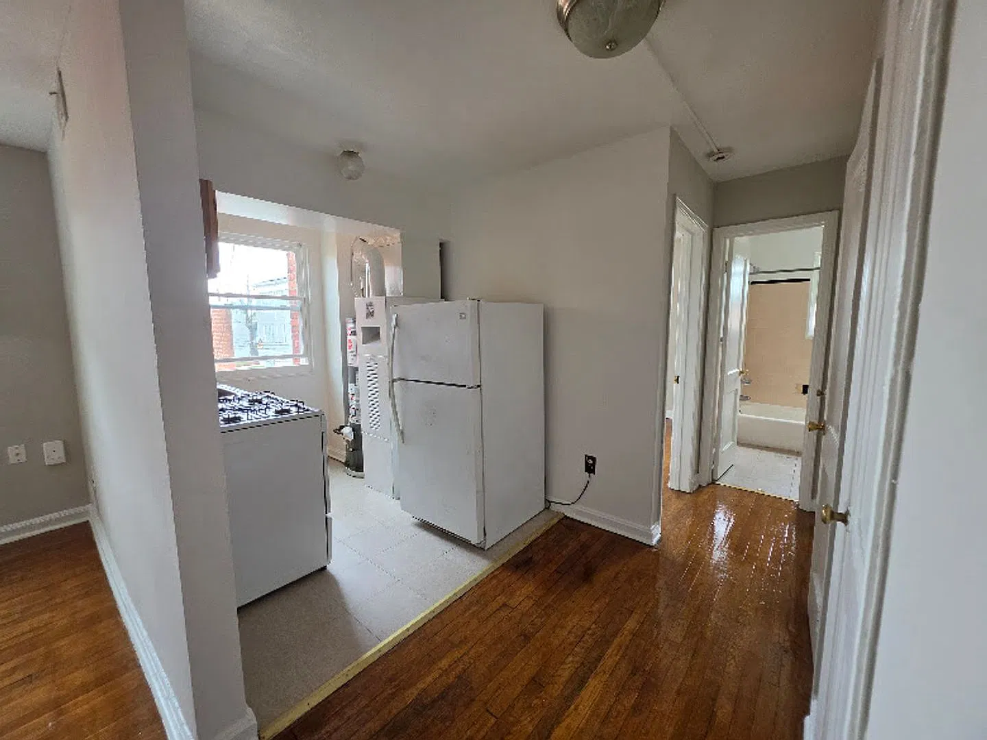 1020 45TH ST NE — Photo 3
