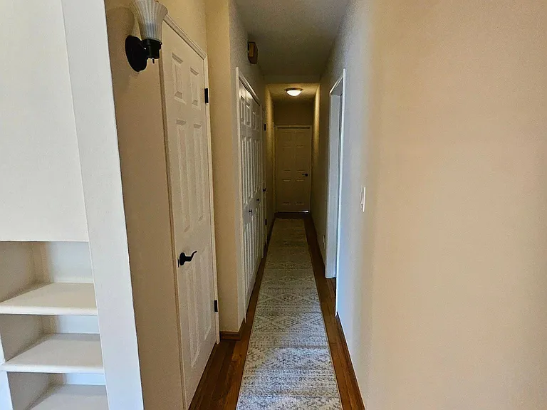 906 N Parish Pl — Photo 12