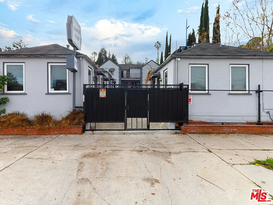 1 bed, 1.0 bath, 800 sqft, $2,195 — Photo 2