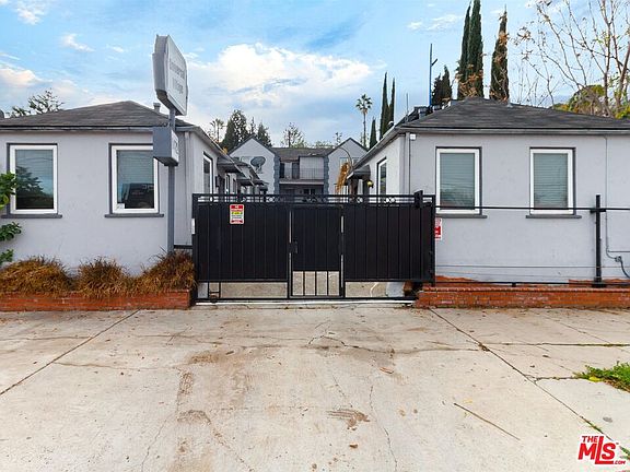 2nd image of 11472 Ventura Blvd #B