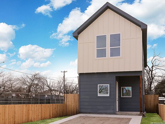 2nd image of 1850 E Crockett