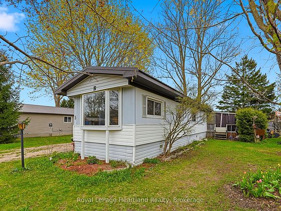 3rd image of 5 Trailer Park Rd
