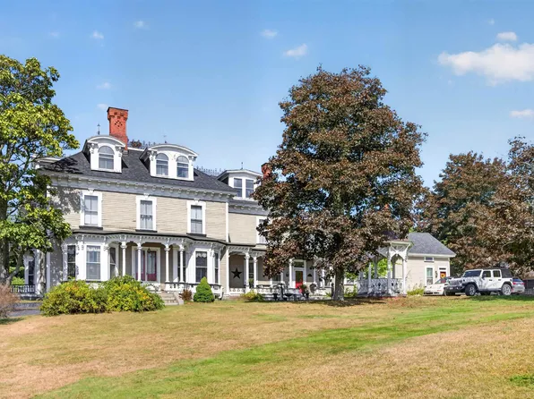 51 Mount st Mary's Way, Hooksett, NH 03106