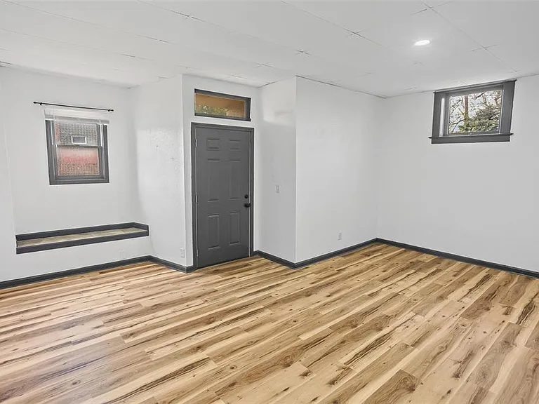 821 Niedringhaus Ave #A — Photo 6