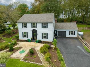 4 Apple Dr, Downingtown, PA 19335