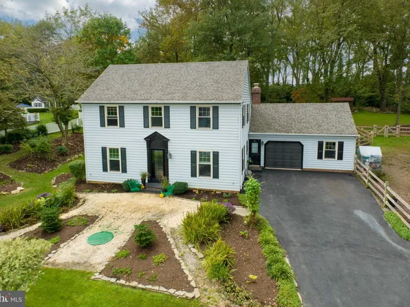 4 Apple Dr, Downingtown, PA 19335