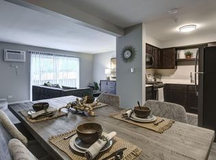 6722 Tudor Ln APT 3, Westmont, IL 60559
