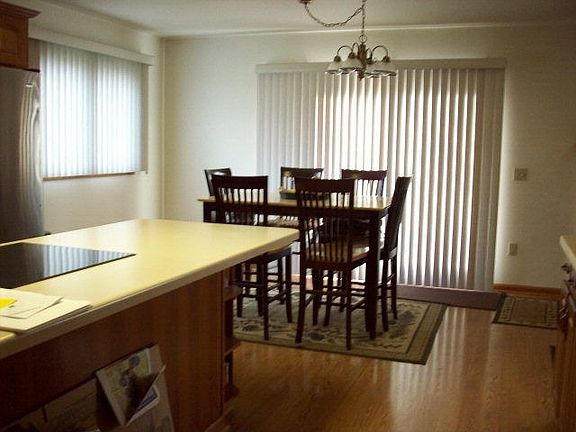 4th image of 301 N 16th Pl