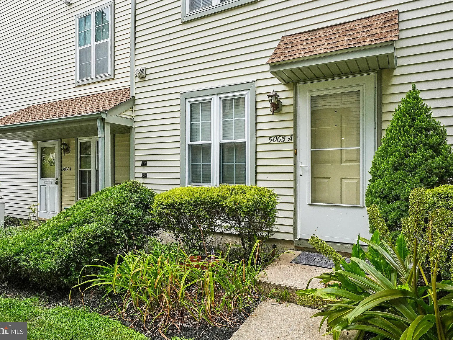 2 bed, 1080 sqft, $2,500 — Photo 3