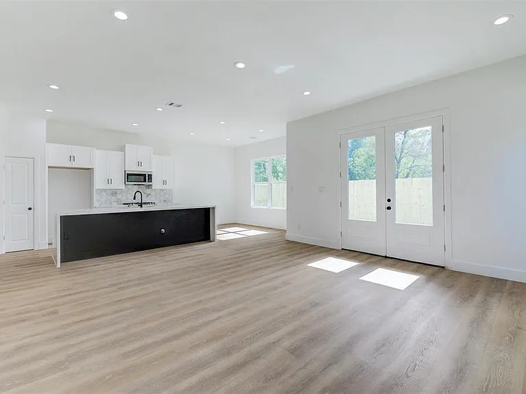 5310 Denmark St — Photo 2