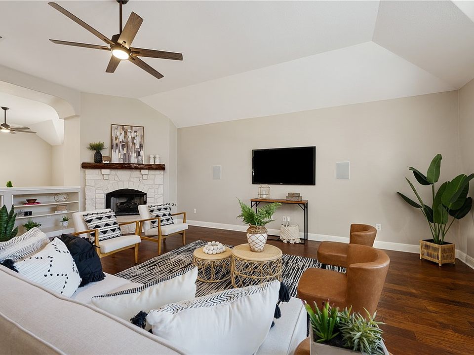 2nd image of 433 Ridgetop Bnd