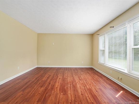 2nd image of 303 Kahl Ct