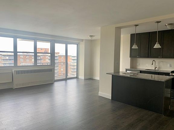 2nd image of 880 Boynton Ave APT 19A