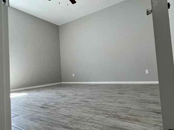 2nd image of 1306 Heritage Dr APT 4