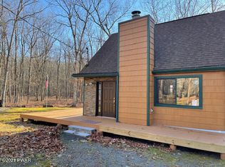 106 Summitt Pl, Hawley, PA 18428