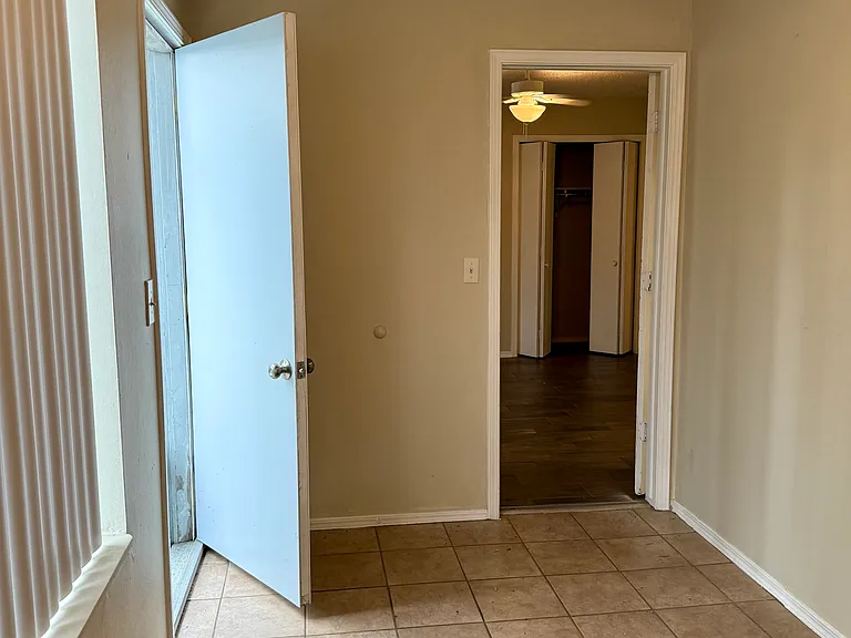 930 Century Dr — Photo 23