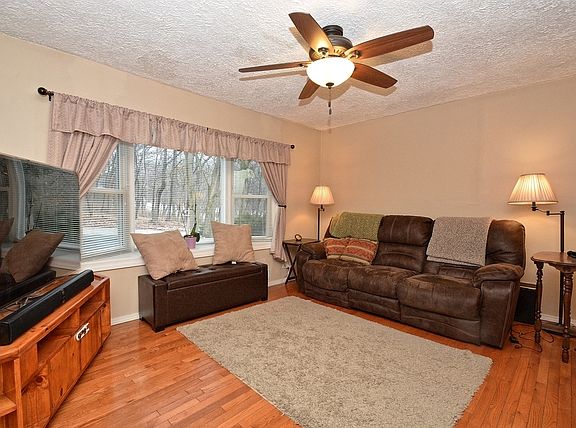 3rd image of 613 S Nolton Ave