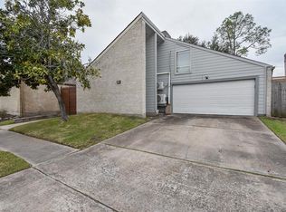7631 Hopewell Ln, Houston, TX 77071