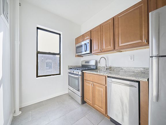 5th image of 370 Fort Washington Ave APT 606
