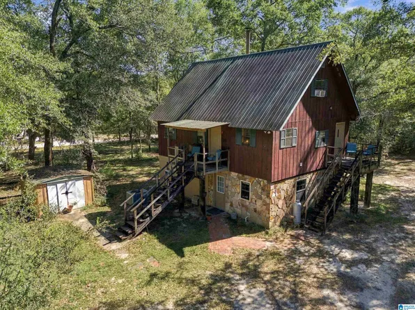 725 E Jp Jones St, Geneva, AL 36340
