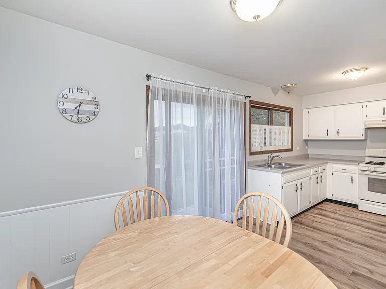 1851 Wellington Pl — Photo 13